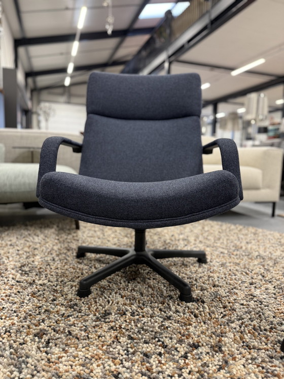 Image 1 of Poltrona Artifort F141 con pouf in tessuto blu