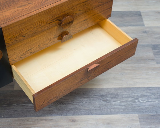 Image 1 of 70s Xs sideboard in rosewood, restored.