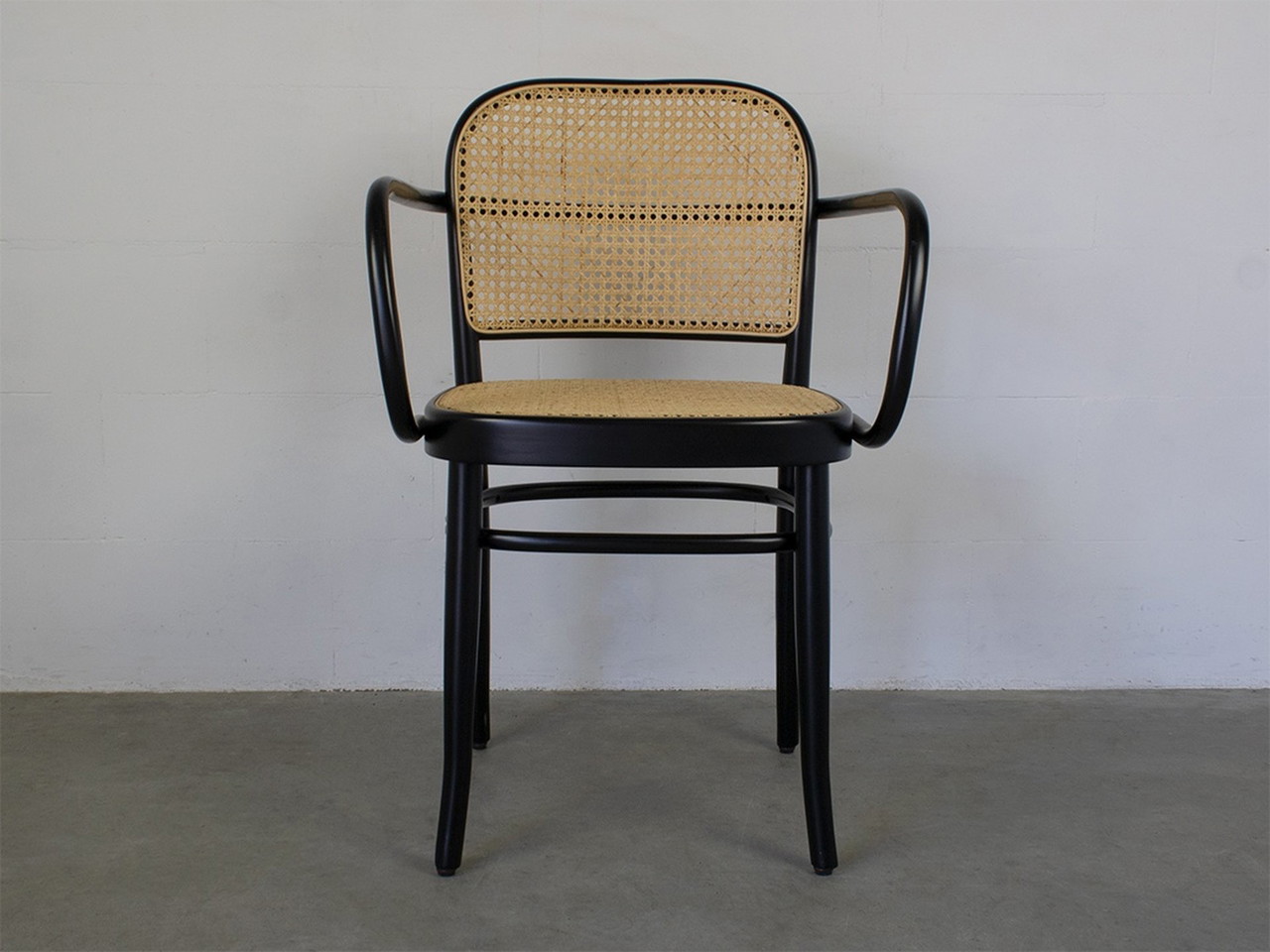 Thonet Chair No. 811 bentwood, design Josef Hoffman | €650 Thonet Chair No. 811 bentwood, design Josef Hoffman | €650