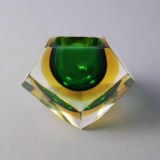 Image 1 of  1960s Astonishing Green Murano Ashtray or Bowl By Flavio Poli for Seguso. Made in Italy Load im