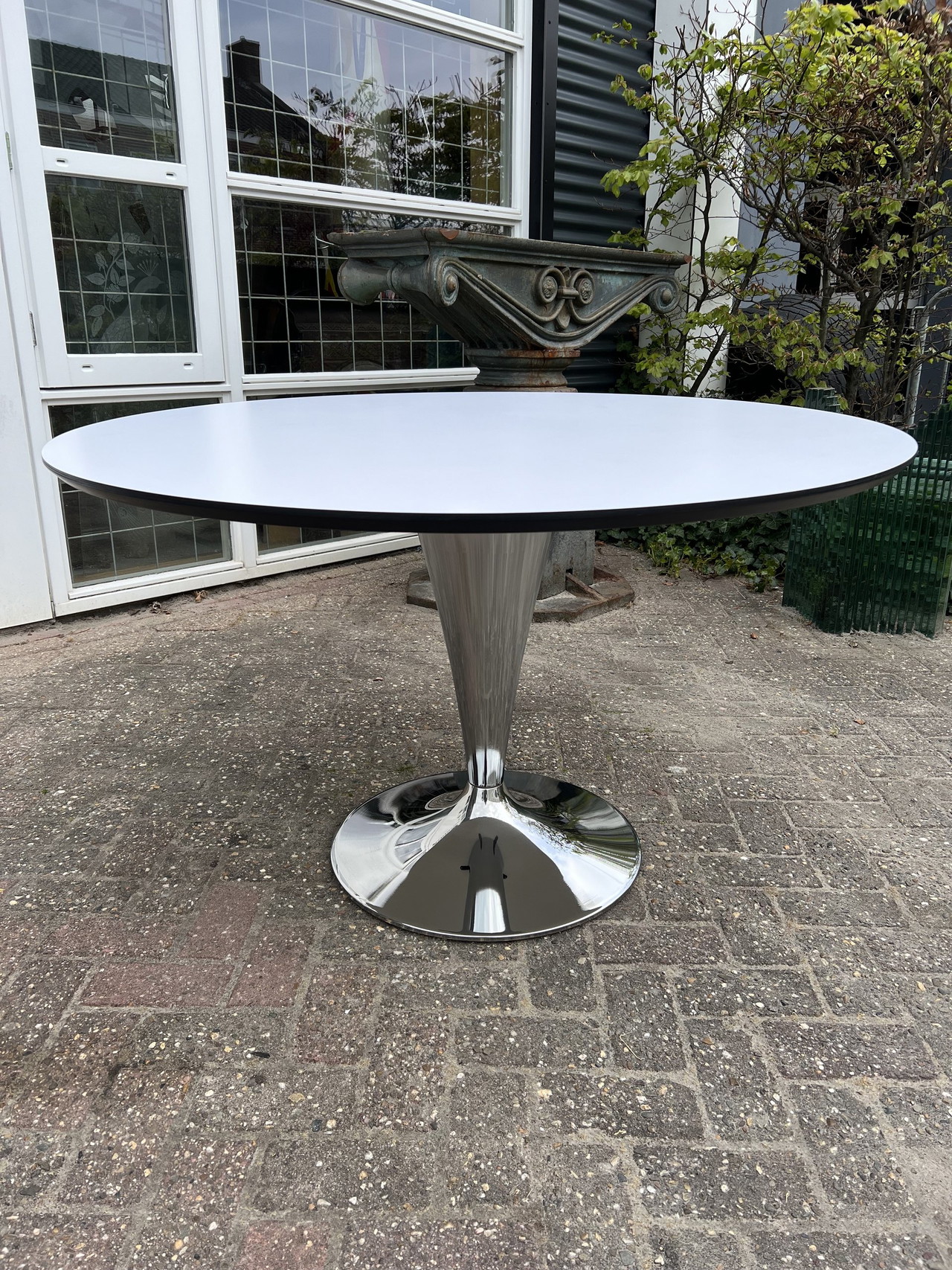Mesa de diseño Pedrali, redonda