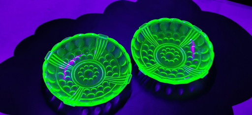 2x Uranium Bowls - Diameter 15cm and 3cm High