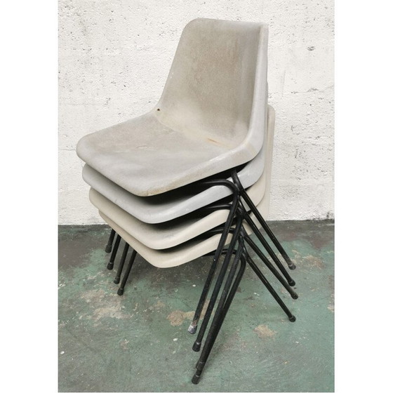 Image 1 of 4 vintage chairs by Robin Day Polyprop