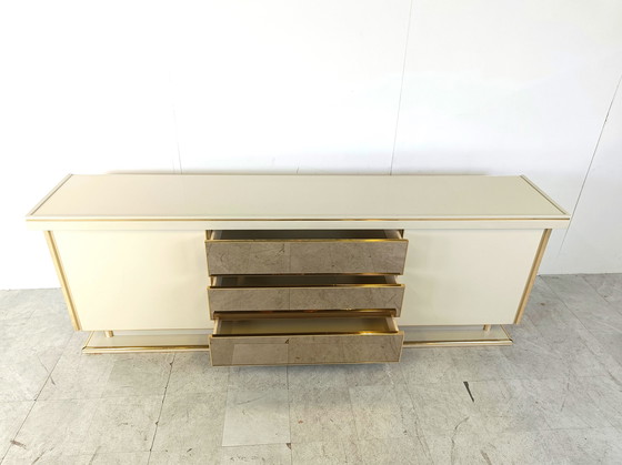 Image 1 of Buffet vintage en laiton et laque