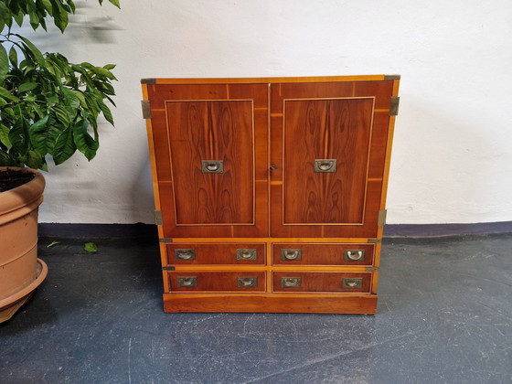 Image 1 of Cassettiera vintage in stile militare inglese da campagna