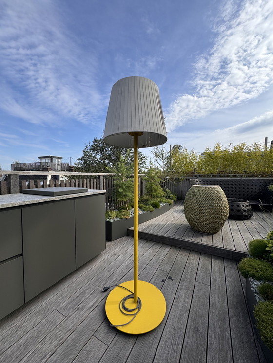 Image 1 of Lampada da terra per esterni Kettal