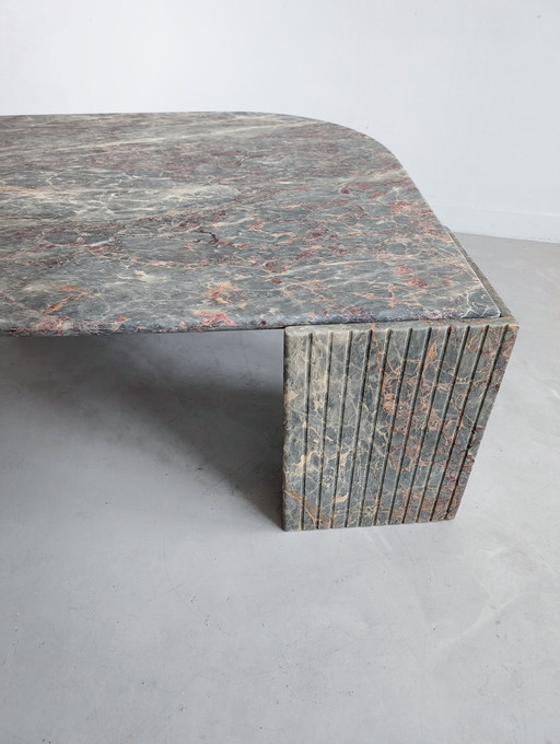 Mesa de centro italiana de mármol con forma de ojo, década de 1970