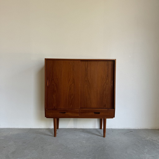 Narrow highboard in teak