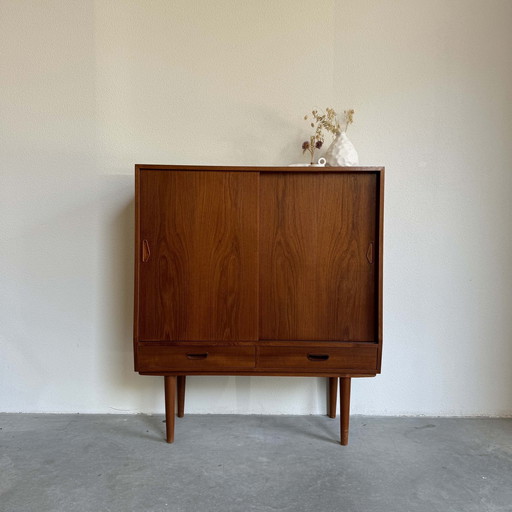 Narrow highboard in teak