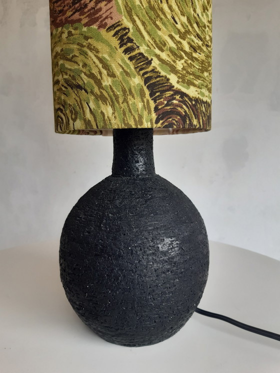 Image 1 of Vintage brutalist black lamp base of chamotte clay with new handmade lampshade of original vintage fabric