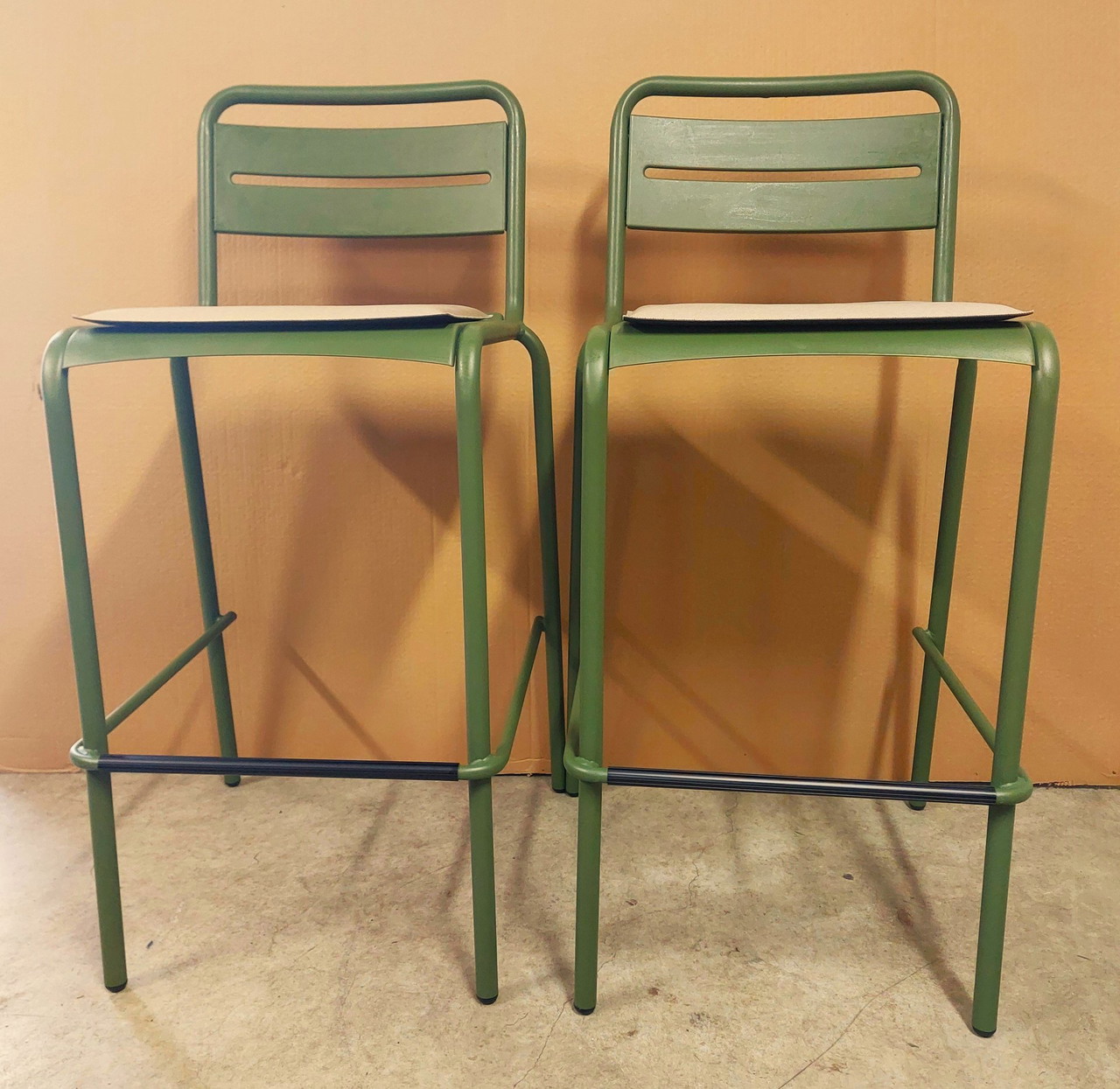 Emu Star Bar Stools