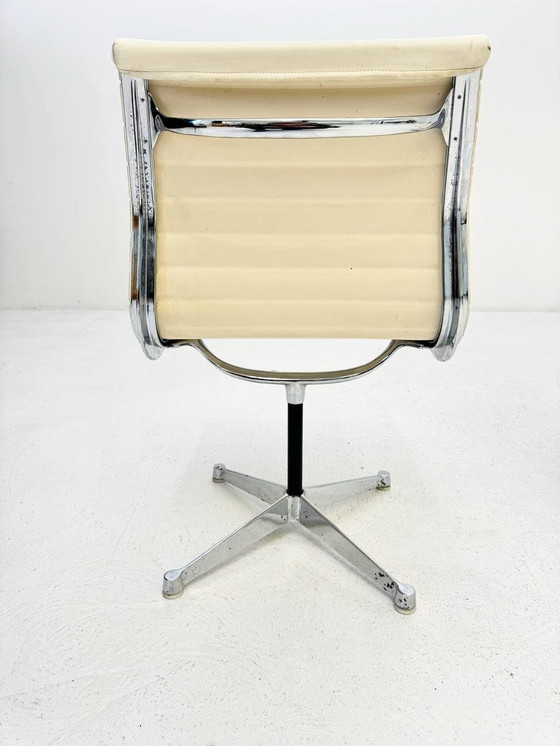 Image 1 of Set of 2: Herman Miller Ea 105 chair from Vitra