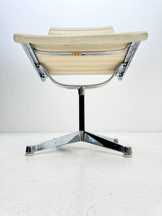 Image 1 of Set of 2: Herman Miller Ea 105 chair from Vitra