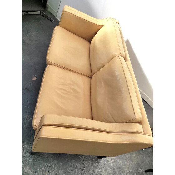 Image 1 of Scandinavian vintage sofa in light beige leather by Hurup Mobelfabrik, 1970