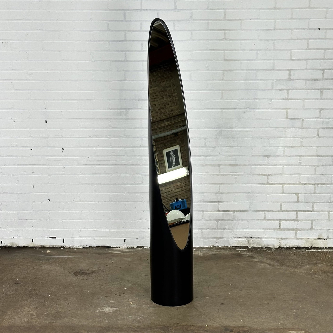 Unghia Mirror Black By Rodolfo Bonetto | Lipstick Mirror | €600