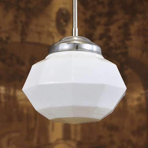 Lampe suspendue en opaline Art Déco