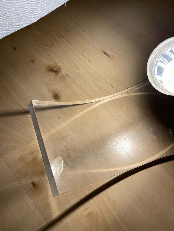 Image 1 of Lampe de table/plancher en plexiglas du Mid Century