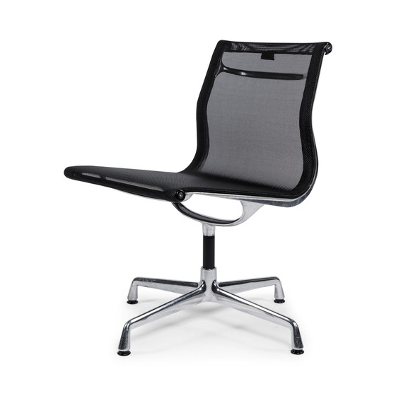 Image 1 of 4x Vitra EA106 Netweave chair