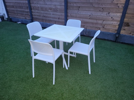 Terrace / Garden Table With 4 Chairs Of The Italian Brand Nardi