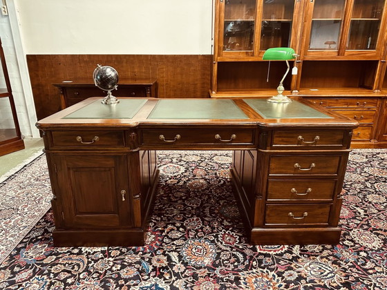 Image 1 of Bureau Chesterfield Office Partner Desk