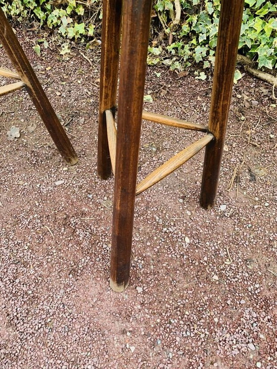 Image 1 of Set di tre sgabelli brutalisti a treppiede