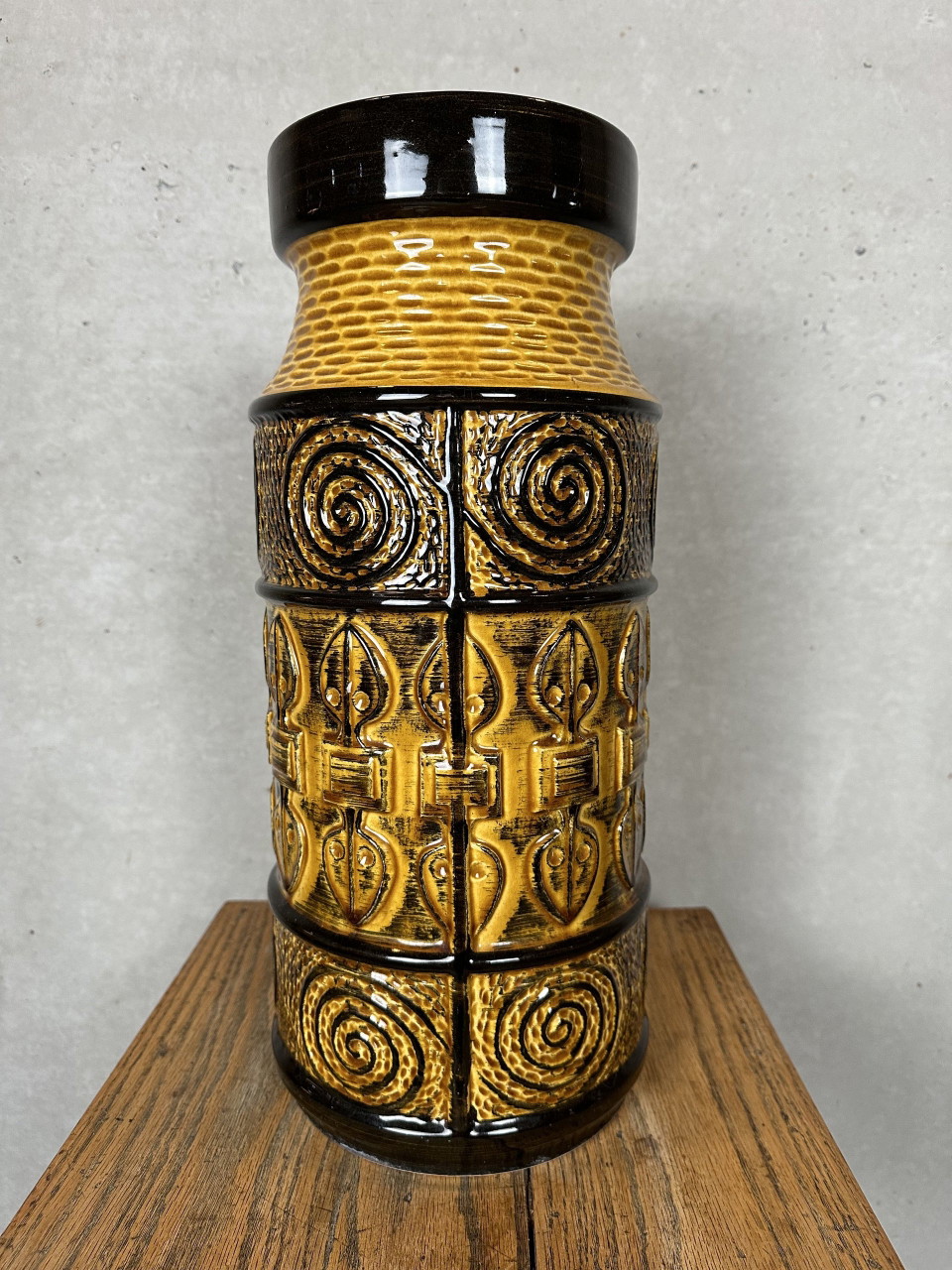 工芸品 BAY KERAMIK fat lava Xl Bay Keramik Fat Lava Vase - Mustard Yellow | €150 | Whoppah
