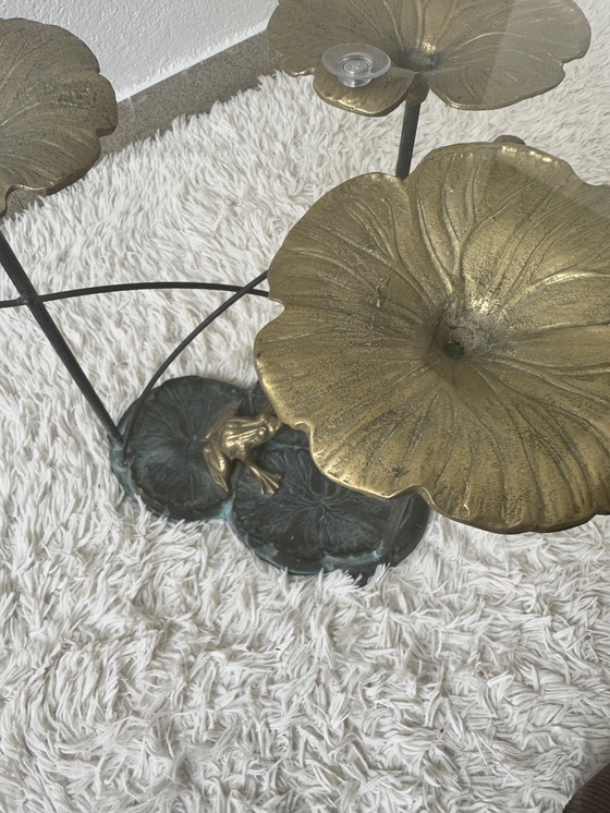 Image 1 of Tavolino da caffè vintage in bronzo a forma di ninfea