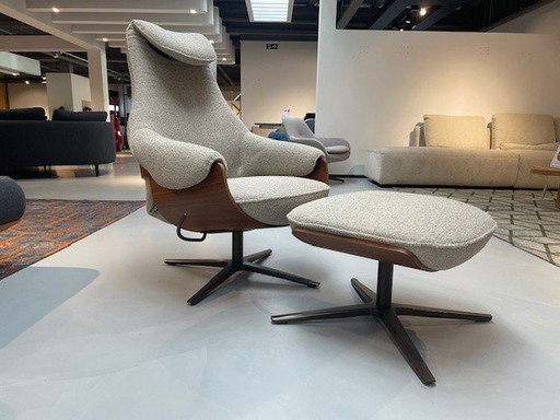 Leolux Cream Armchair Showroom Model