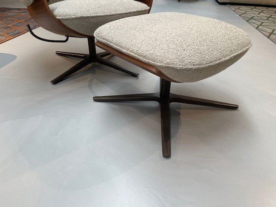 Image 1 of Leolux Cream Armchair Showroom Model