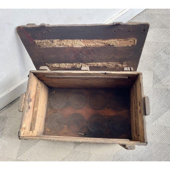 Image 1 of Vintage wooden ammo chest with lid and rope handles, 1940