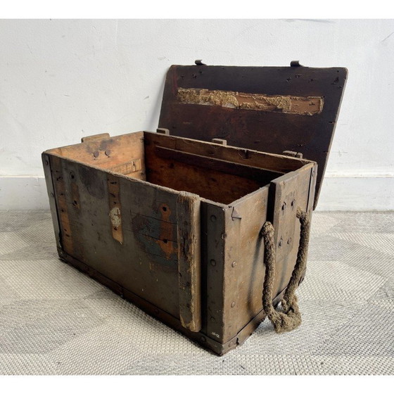 Image 1 of Vintage wooden ammo chest with lid and rope handles, 1940