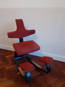 Chaise d'équilibre pour les genoux Stokke