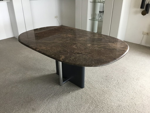 Extendable marble dining table, Kulowany