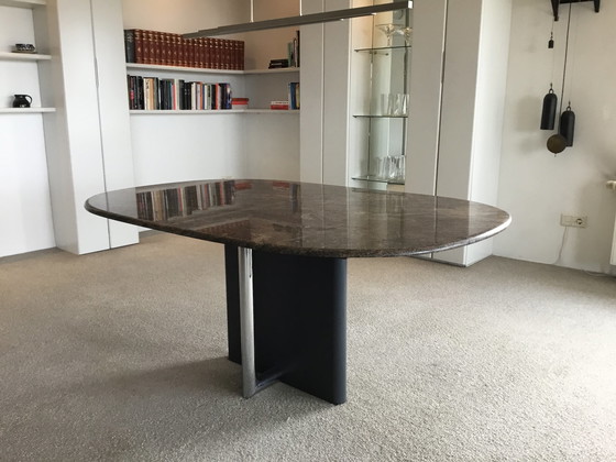 Image 1 of Extendable marble dining table, Kulowany