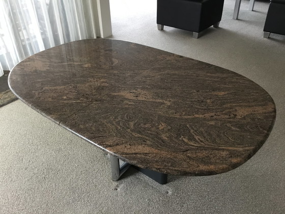 Image 1 of Extendable marble dining table, Kulowany