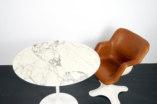 Mid-Century Marble Dining Table by Eero Saarinen for Knoll Inc. / Knoll International