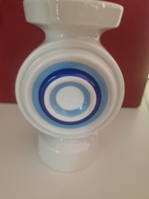 Vase Plankenhammer
Op-Art
White Blue
Approx. 13 X 6,5
White Blue
Approx. 13 X 6,5 Cm

