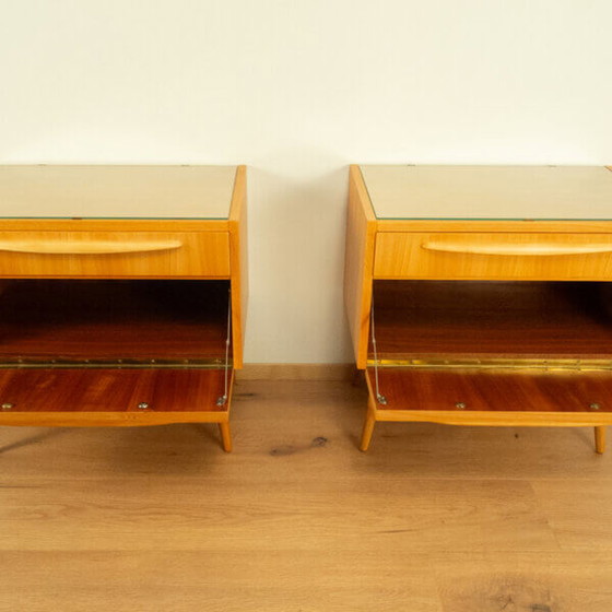 Image 1 of 2x Tables de chevet des années 1960 : Softwood avec dessus en verre