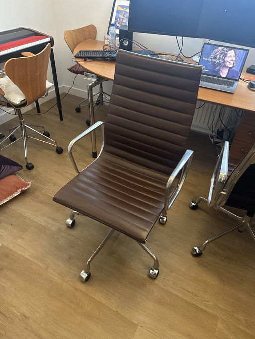 Charles Eames Vitra Office Chair