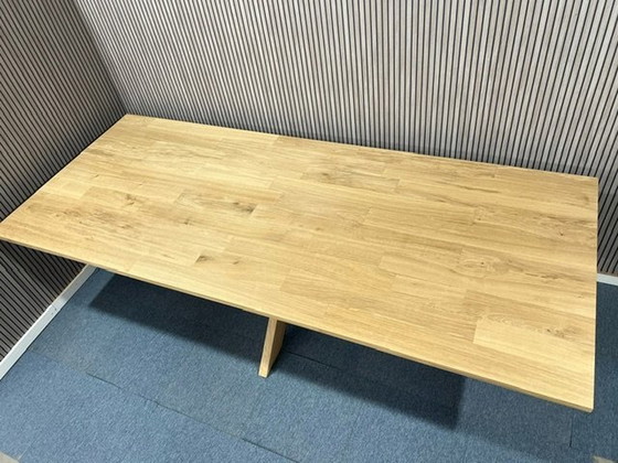 Image 1 of Mesa de comedor rectangular de roble con patas de araña