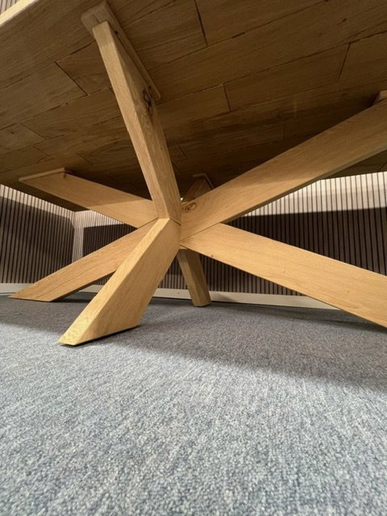 Image 1 of Mesa de comedor rectangular de roble con patas de araña