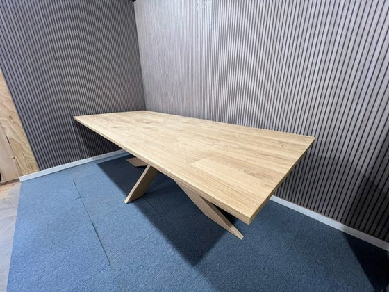 Image 1 of Mesa de comedor rectangular de roble con patas de araña