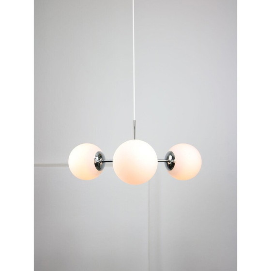 Image 1 of Vintage Sputnik chandelier in chrome and opaline, Italy 1970