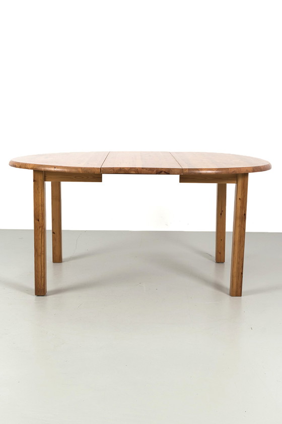 Image 1 of Vintage round wooden extendable table