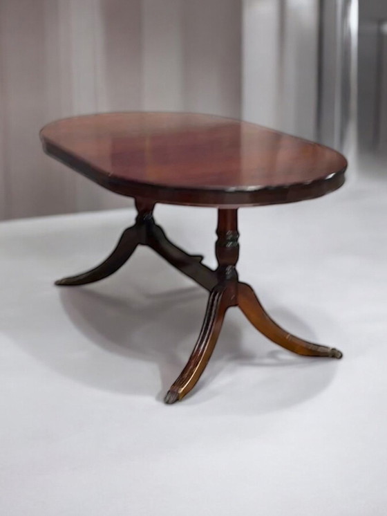 Image 1 of Extendable table