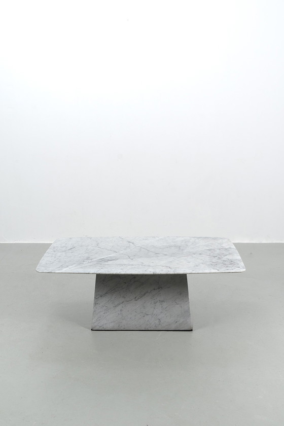 Image 1 of Table basse en marbre