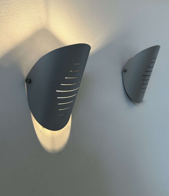 Image 1 of Pair D'Appliques Vintage Orientable, Métal Courbé Strié, France 1980