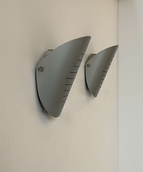 Image 1 of Pair D'Appliques Vintage Orientable, Métal Courbé Strié, France 1980