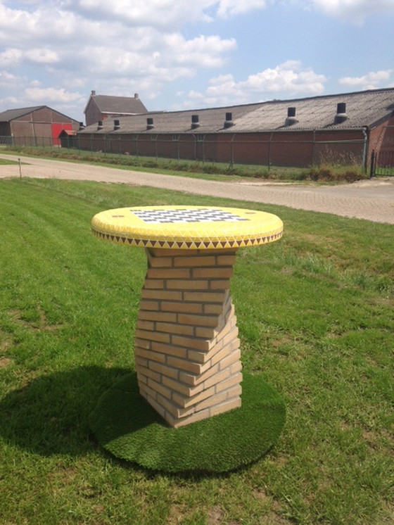 Image 1 of Unique standing table with chessboard