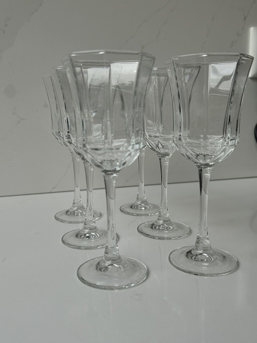 6x Luminarc Wine Glasses